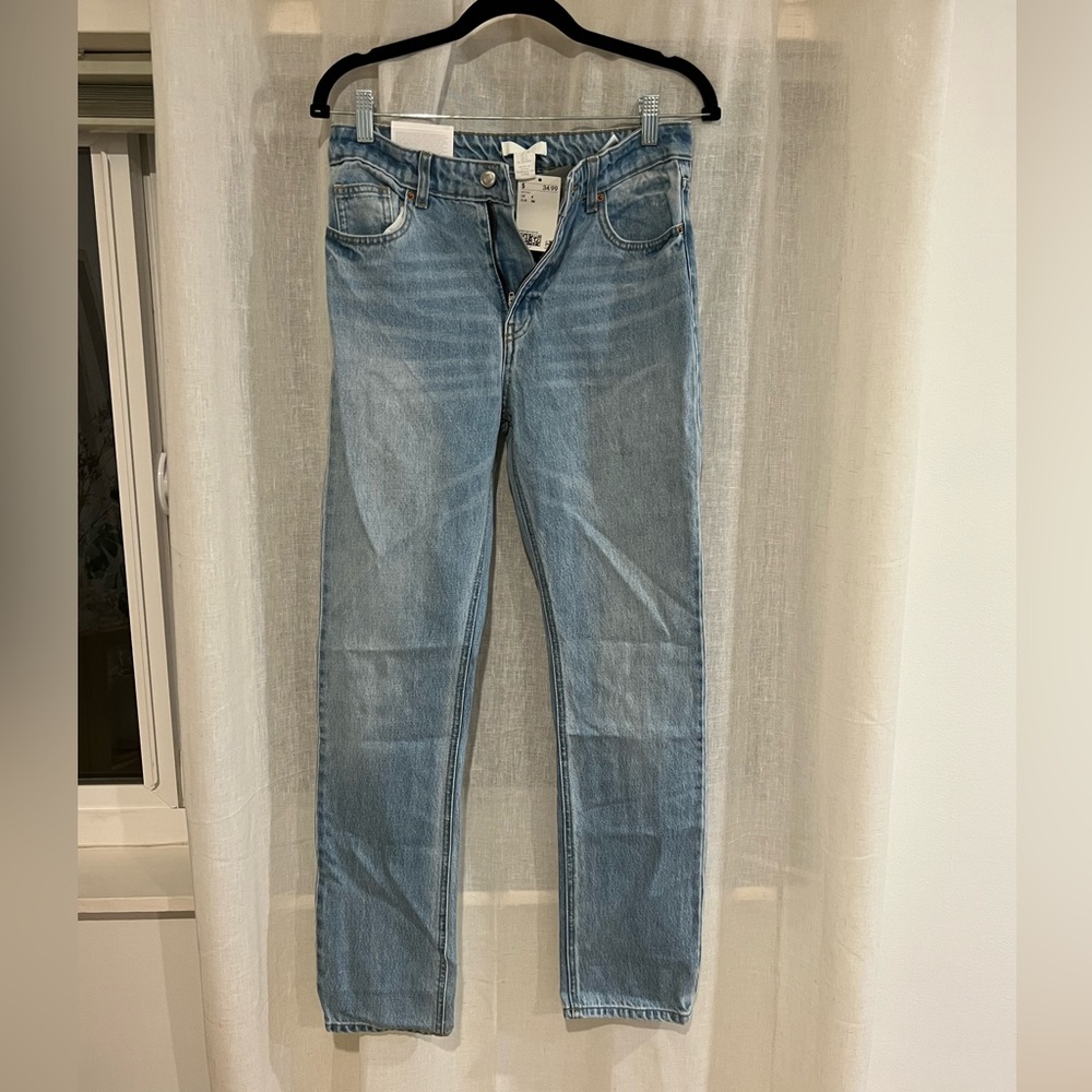 H&M straight, high-waisted light wash jeans